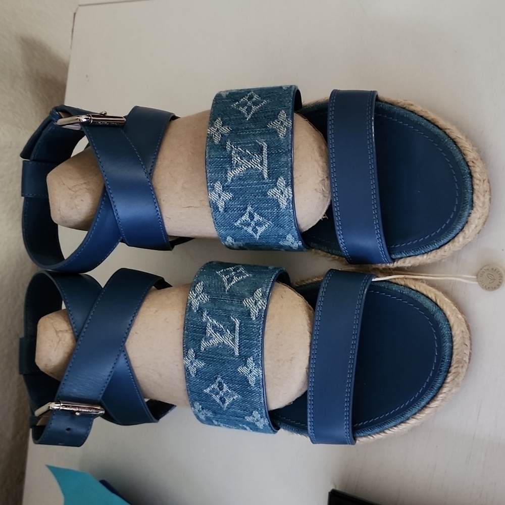 Women Louis Vuitton sandals